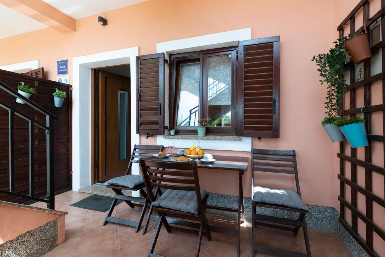 Apartments Ingrid Pula Exterior photo