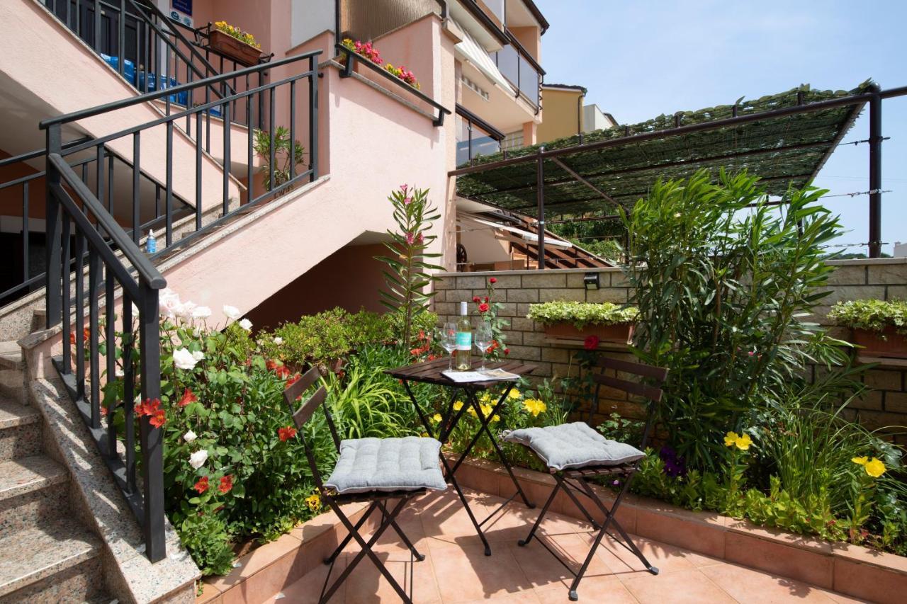 Apartments Ingrid Pula Exterior photo