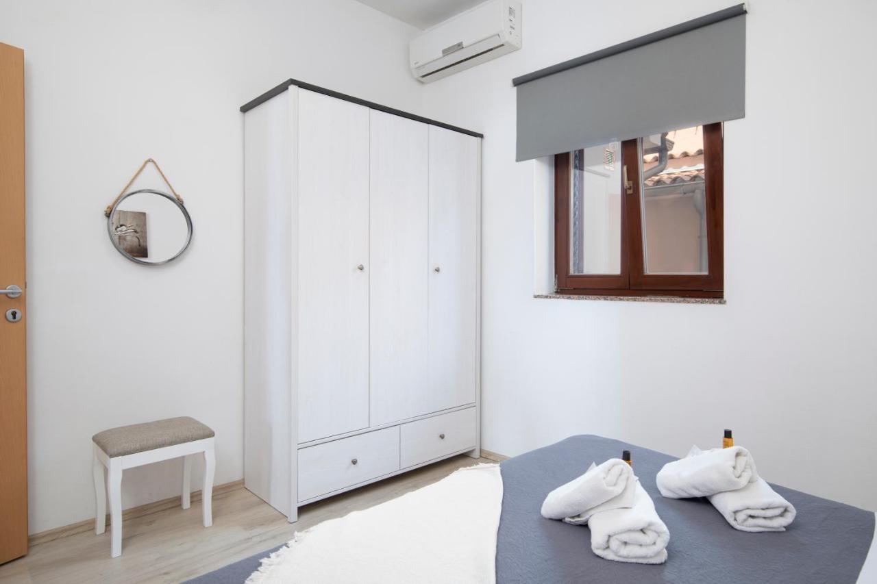 Apartments Ingrid Pula Exterior photo