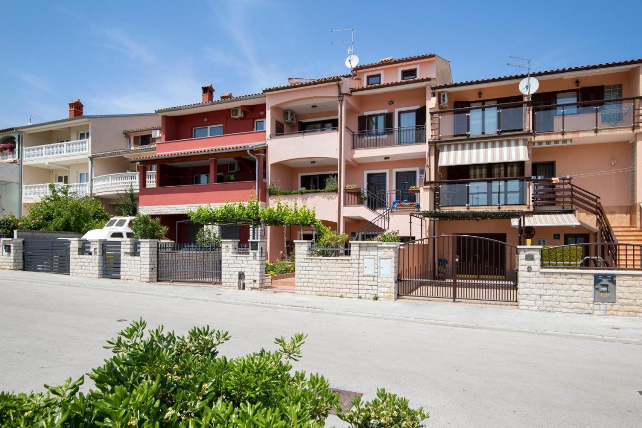 Apartments Ingrid Pula Exterior photo