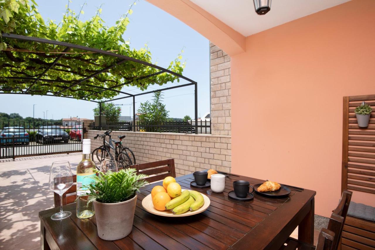 Apartments Ingrid Pula Exterior photo